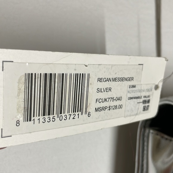 NWT French Connection Silver Regan Messenger with Chain Strap - Picture 7 of 7